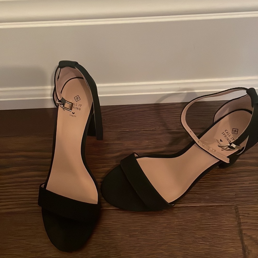 Call it Spring heels - Picture 2 of 2